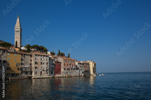 Die Kirche der Hl. Euphemia, oft auch als Basilika der Hl. Euphemia bekannt, ist eine barocke Kirche im Herzen des historischen Teils von Rovinj, Kroatien, die die Stadt dominiert.