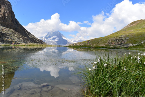 Riffelsee - Matterhorn in den Walliser Alpen  photo