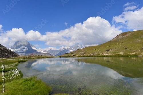 Riffelsee - Matterhorn in den Walliser Alpen  photo