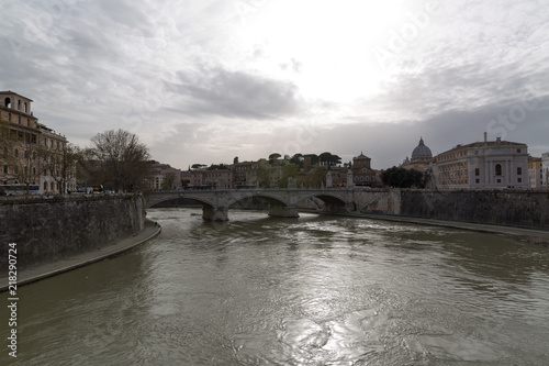 Obraz na płótnie river italy w salonie