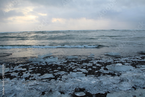 Canvastavla Playa de arena negra en Islandia