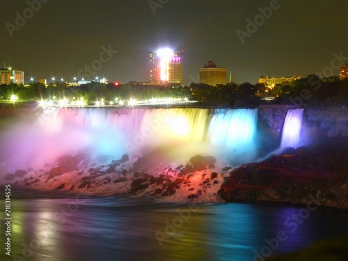 Niagara F  lle American Falls bei Nacht