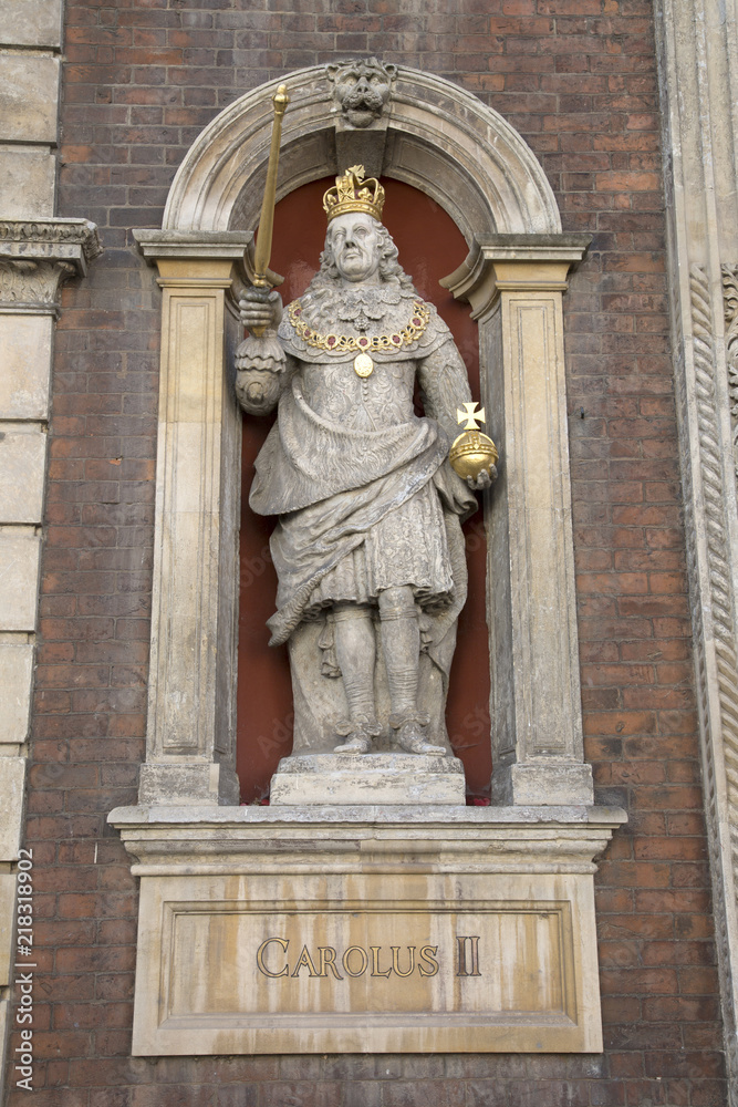 Fototapeta premium Charles II Statue, City Hall, Worcester; England