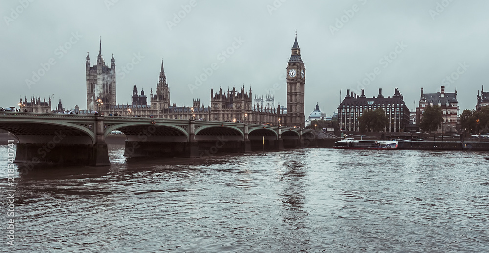 Naklejka premium Palace of Westminster and Thames river in London, England
