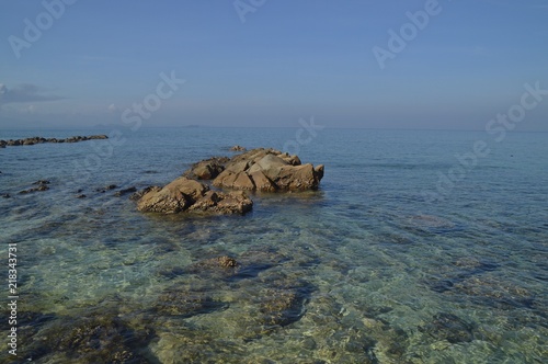 Fototapeta Naklejka Na Ścianę i Meble -  the stone at the beach
