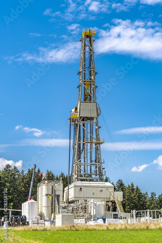 Fracking-Turm auf dem Land