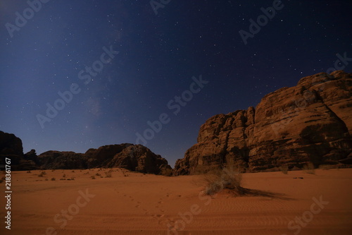 Fototapeta Naklejka Na Ścianę i Meble -  Night sky in Wadi Rum mountain in Jordan