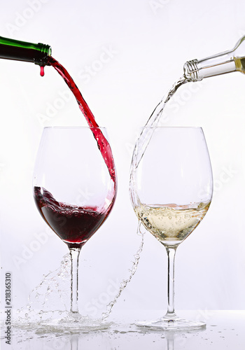 Weinglas rot weiß cocktail Bar Alkohol Splash