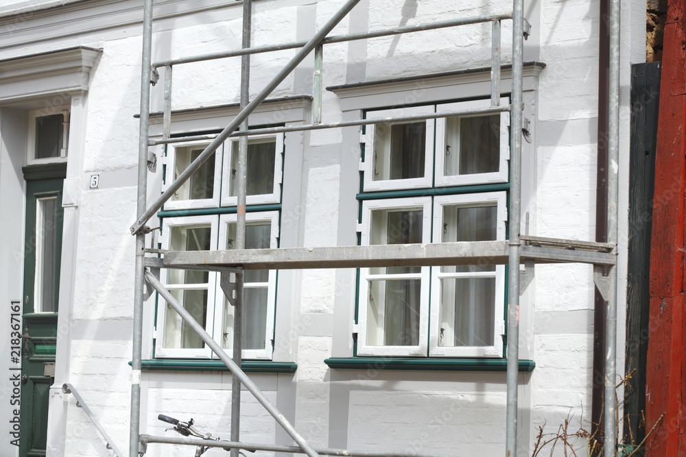 BaustellBaugerüst, Hausfassade, Altbau BaustellBaugerüst, Hausfassade, Altbau