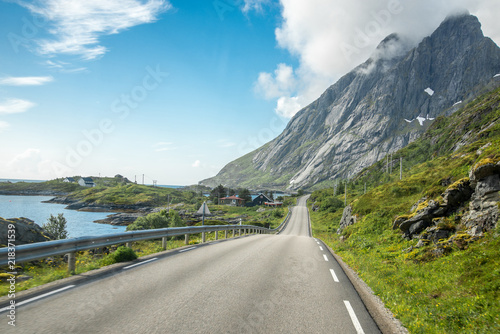 Strasse auf den Lofoten, Norwegen