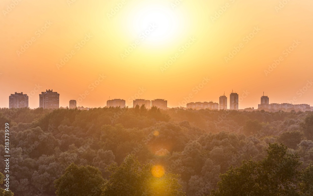 Fototapeta premium belgrade buildings with sunset