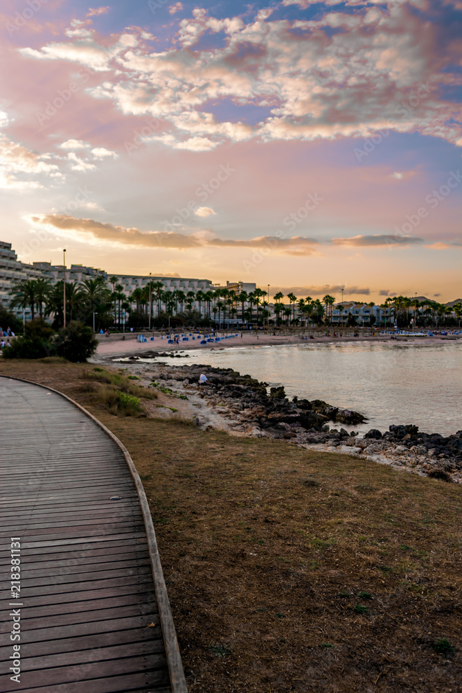 Obraz premium Walk Way Sunset Mallorca