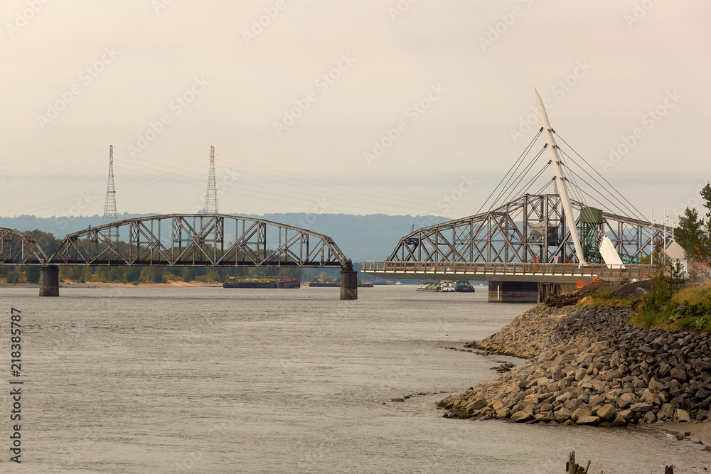 Obraz premium Swing Steel Bridge at Port of Vancouver Washington