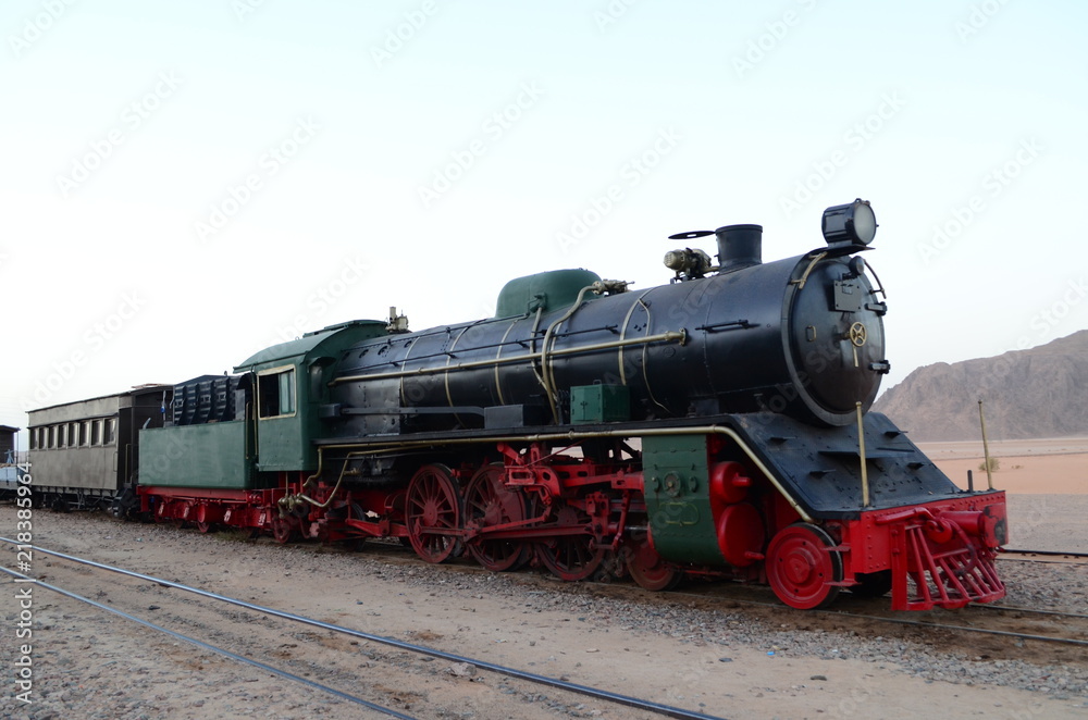 Locomotiva a vapore nel deserto del Wadi Rum