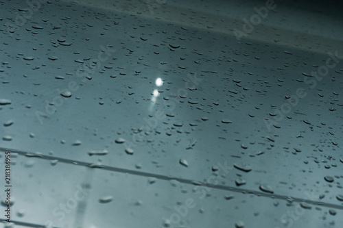 Obraz na płótnie Drops on the glass on the train. On a long trip heavy rain w salonie