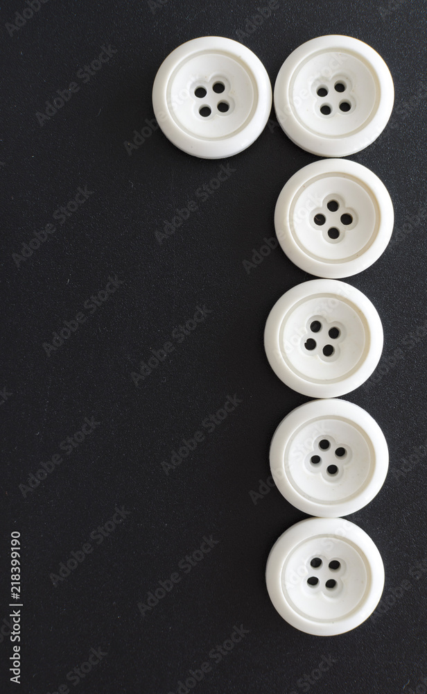 numeros hechos con botones blancos numeros hechos con botones blancos