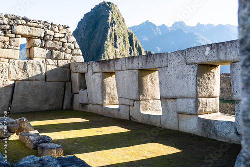 Картината върху платно machu picchu three windows