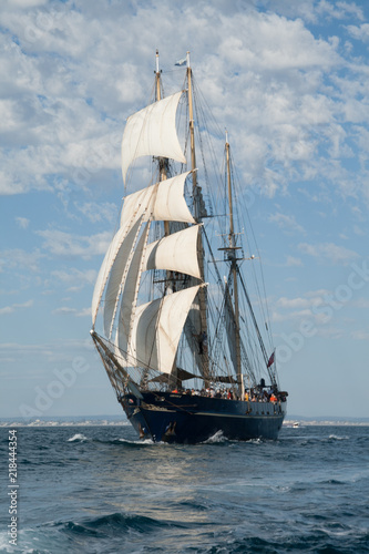 Sailing ship