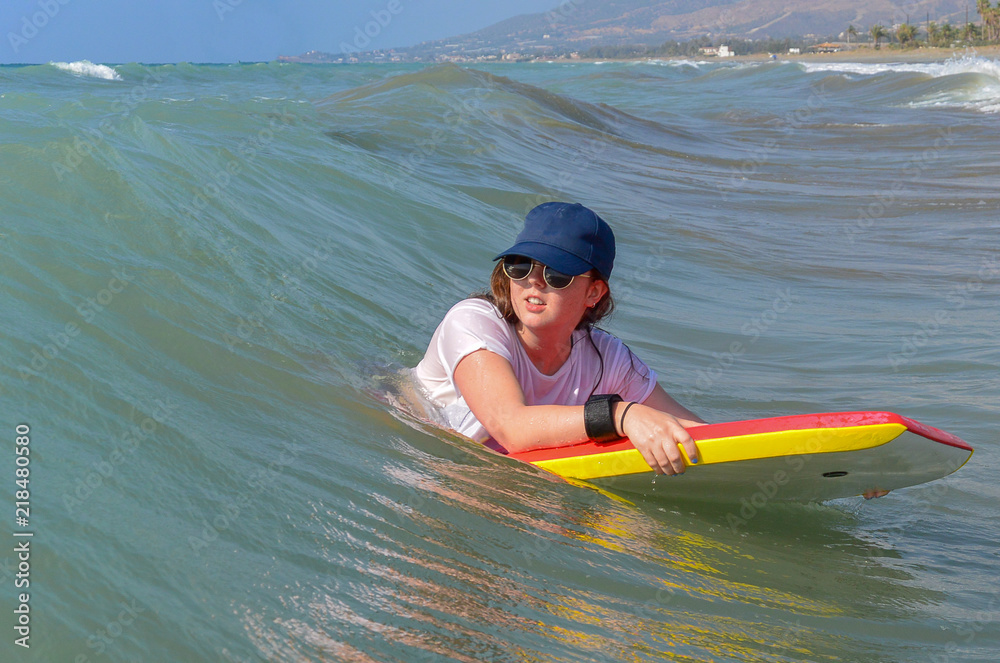Obraz premium Girl on bodyboard