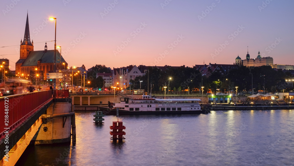Szczecin. night view of the river and coastal boulevards. - obrazy, fototapety, plakaty 