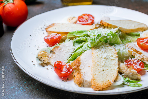 Salad caesar with chicken