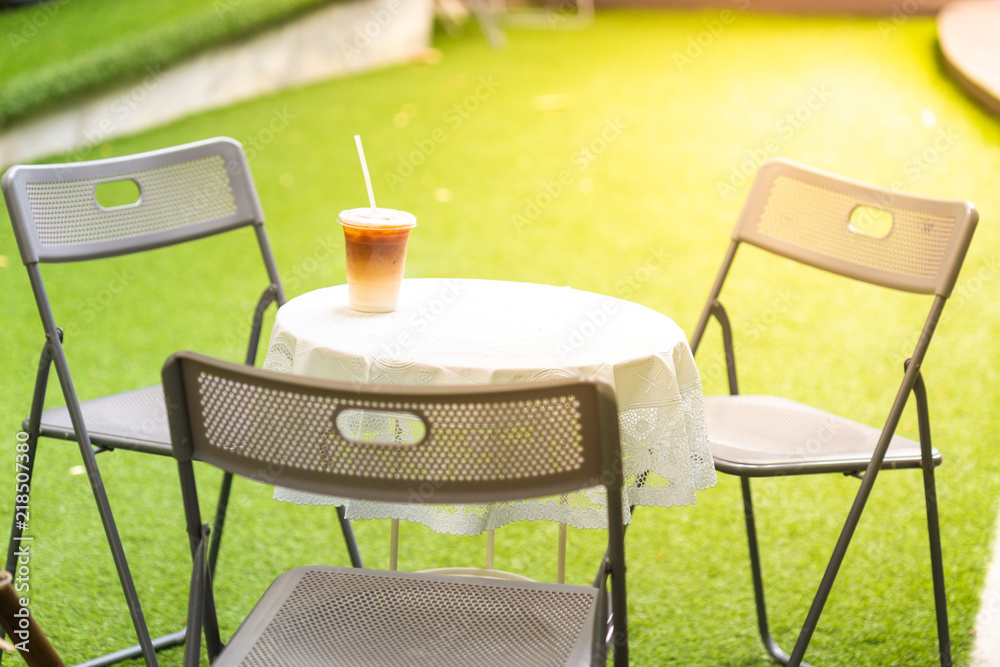 Obraz premium The cup of coffee iced Late