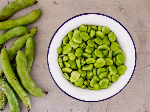 Fotografie Fava beans in bowl