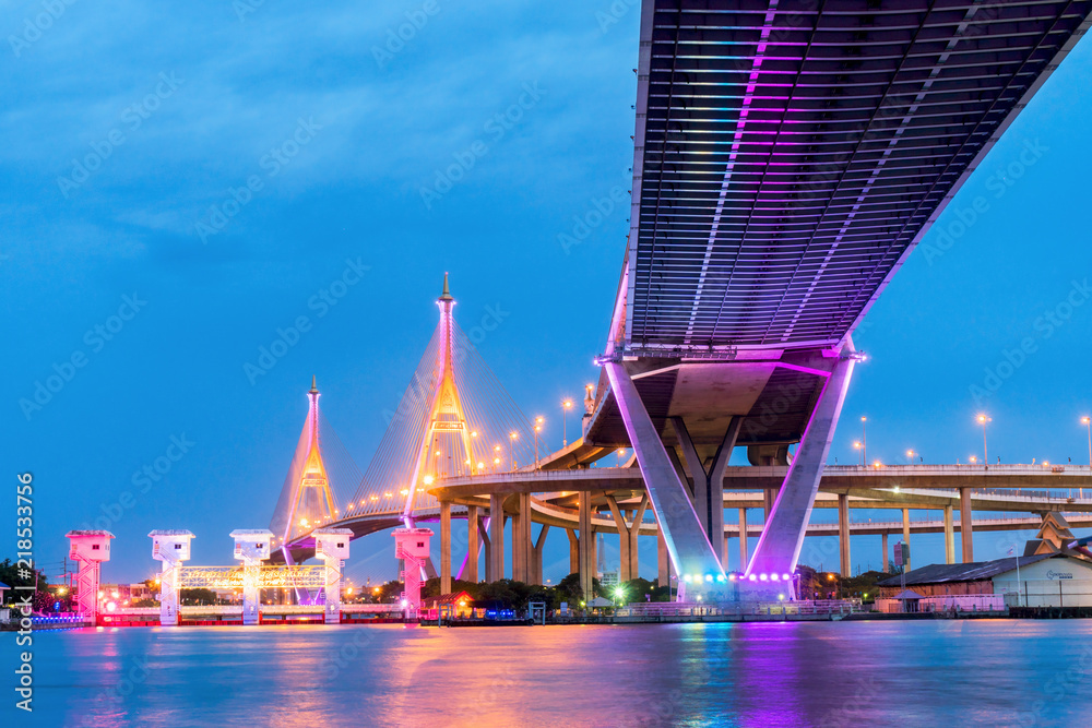 Obraz premium August 18, 2018. Bangkok, Thailand.beautiful view of Bhumibol bridge in Bangkok, Thailand.