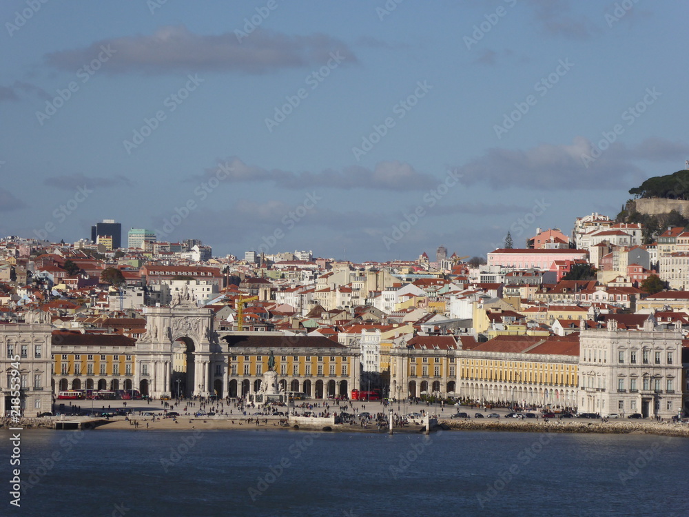 Fototapeta premium Lissabon - Blick vom Tejo