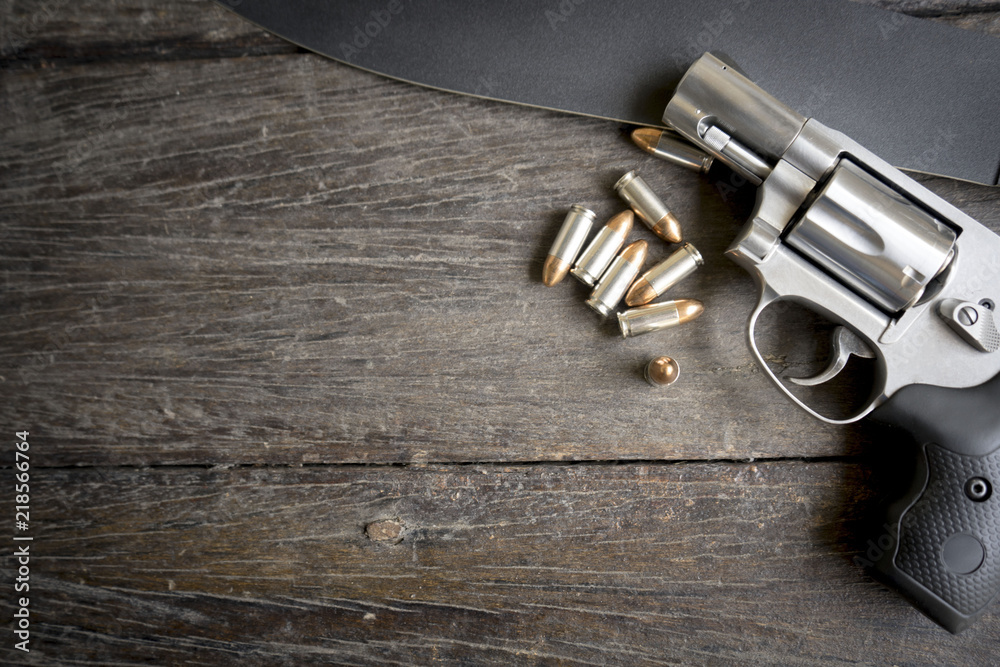 Obraz premium Firearms are arranged by villains such as thieves or law enforcement officers such as police. In the terrorist plan. Prevent accident