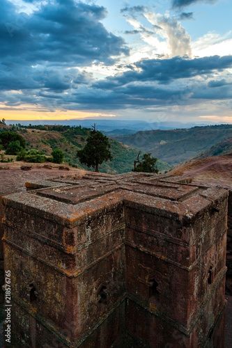 Fotografi A view over the mountains from the church of St