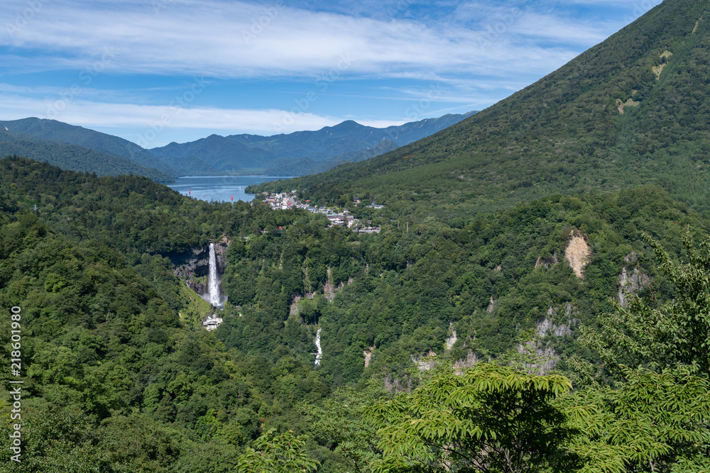 夏の明智平からの華厳の滝と中禅寺湖