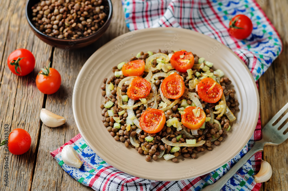 Green Lentil roasted onion and tomato salad Green Lentil roasted onion and tomato salad