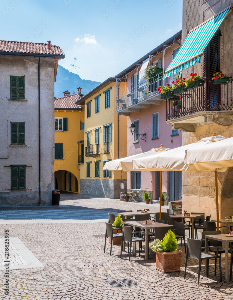 Obraz premium Scenic sight in Mandello del Lario, picturesque village on Lake Como, Lombardy, Italy.