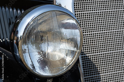 Kraftfahrzeug Scheinwerfer