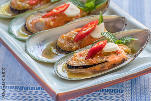 seafood dish with green mussel