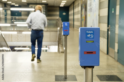 Stempelautomat Ticket entwerter in München - U-Bahn