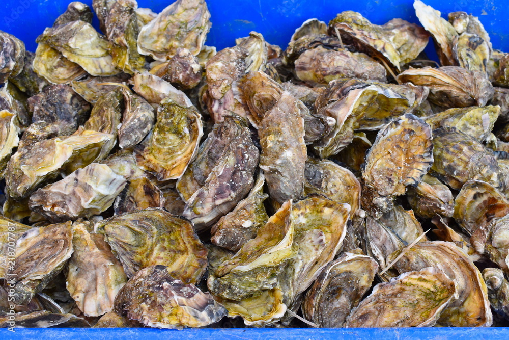 A medium-sized seaside town on the north Kent coast, Whitstable goes with oysters. Whitstable, Kent, UK A medium-sized seaside town on the north Kent coast, Whitstable goes with oysters. Whitstable, Kent, UK