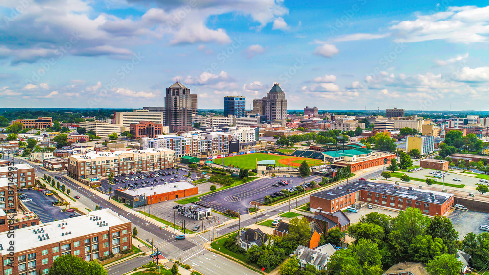 Fototapeta premium Downtown Greensboro, North Carolina, USA Skyline
