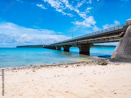 Wallpaper Mural 沖縄県 宮古島市 来間大橋 Torontodigital.ca