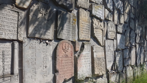 Kazimierz Dolny w Polsce - cmentarz żydowski i ściana płaczu w Czerniawy