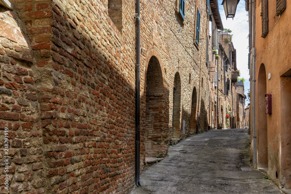 Ziegelsteinbauweise in Città della Pieve. Die Bauweise hat sich dort aufgrund der Tonvorkommen seit dem Mittelalter entwickelt