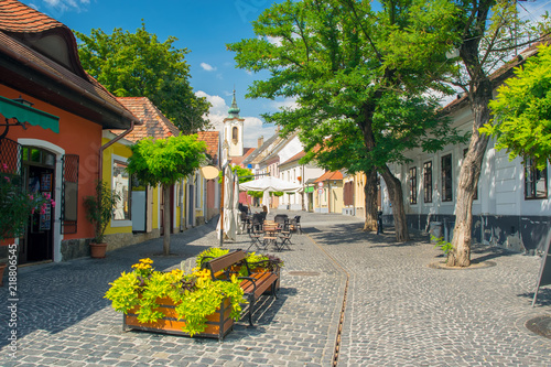Malowniczy widok na stare miasto Szentendre Węgry w słoneczny letni dzień