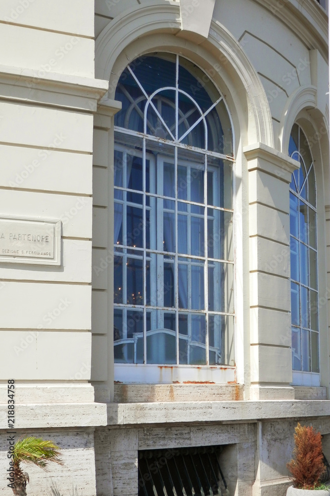 Fototapeta premium finestra ad arco 