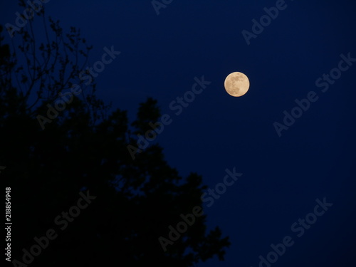 Der Mond ist aufgegangen