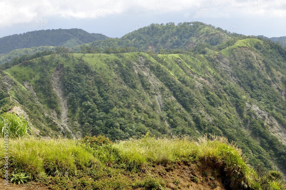 Naklejka premium 蛭ヶ岳より丹沢山と不動ノ峰