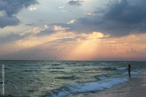 Magnifique coucher de soleil sur la plage de Destin en Floride