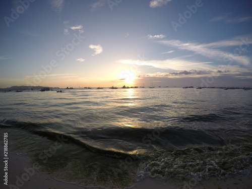 Fototapeta Naklejka Na Ścianę i Meble -  Боракай / Филиппины / Белый пляж / Boracay / Philippines / White Beach / Закат / Рассвет