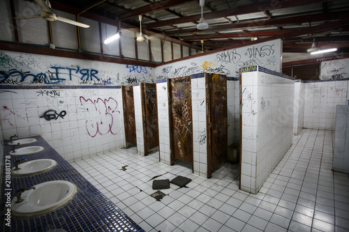 Ghetto Restroom / Toilet