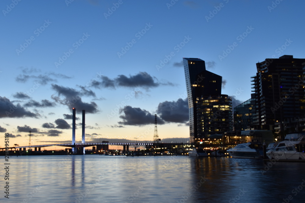 Naklejka premium Sea by the night